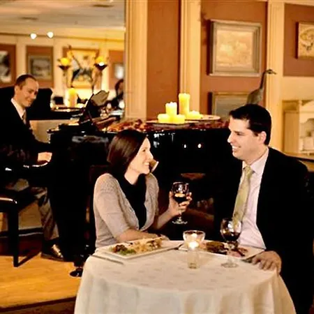 Connemara Coast فندق 4*