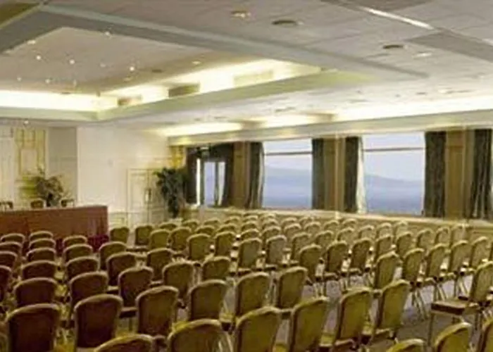 Connemara Coast Отель 4*